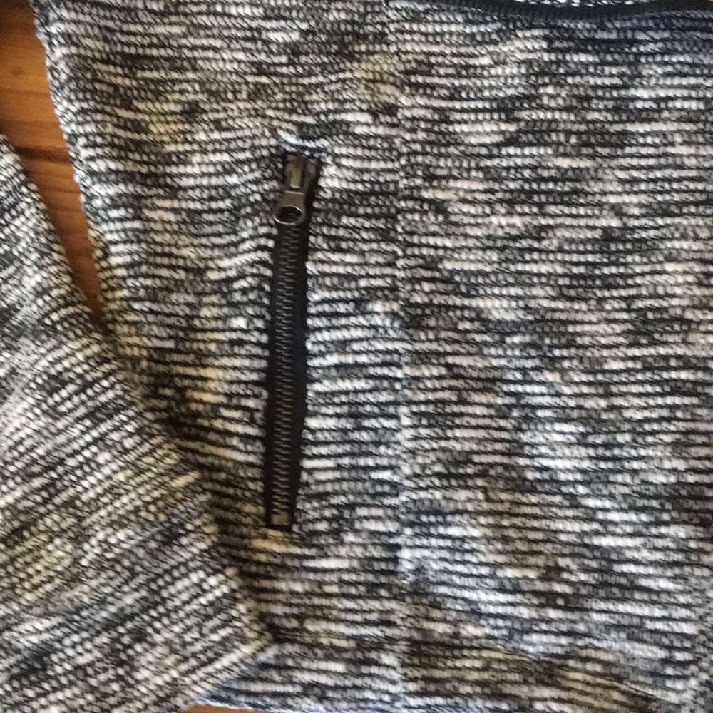 Stylish B&W Fitted Sweater Blazer / Jacket - Picture 4 of 7
